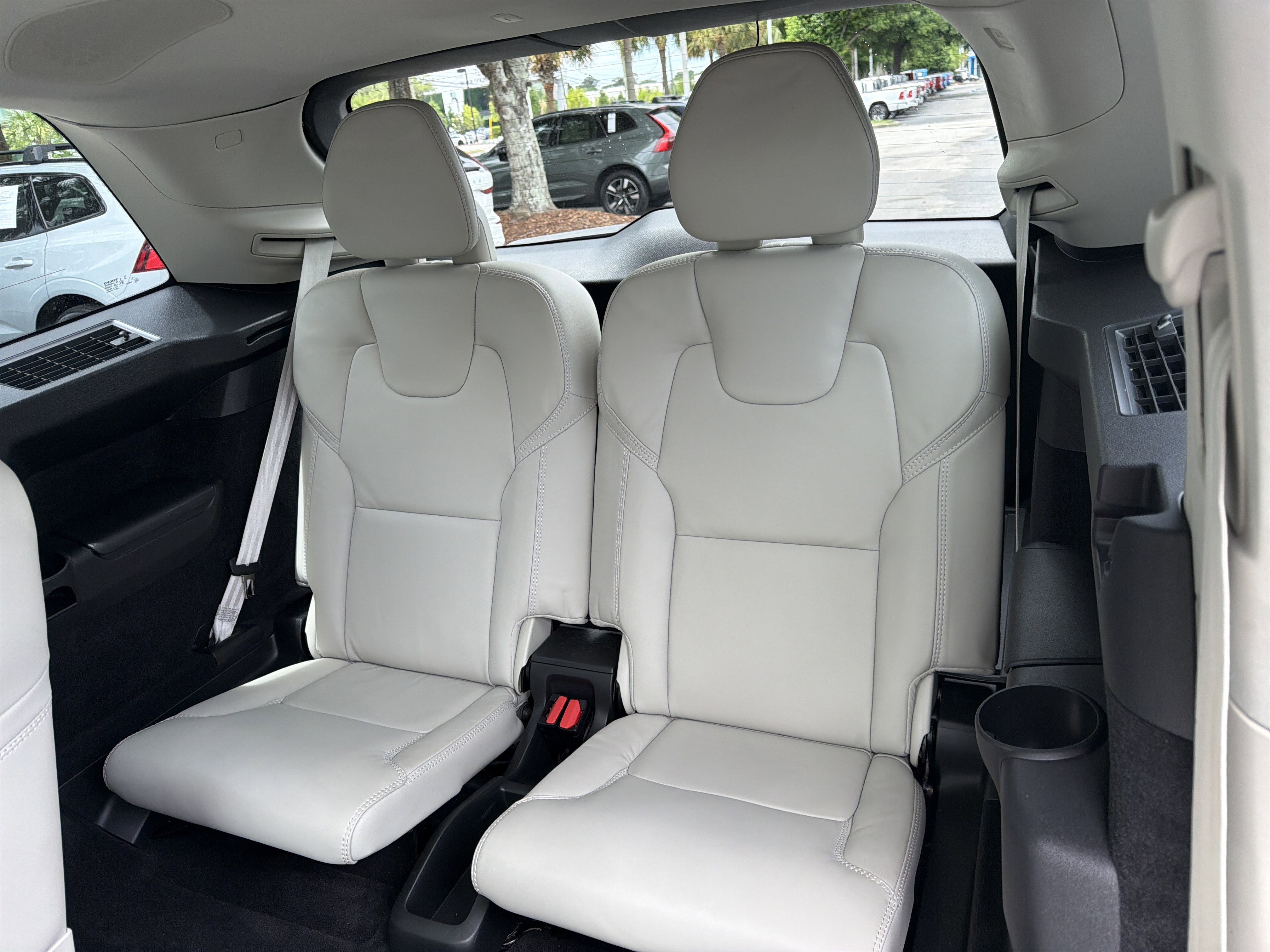 Used 2024 Volvo XC90 B6 Ultimate w/ Protection Package Premier AWD/4WD image 33