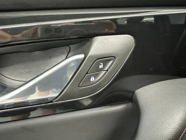 Used 2025 Chevrolet Blazer RS FWD image 21