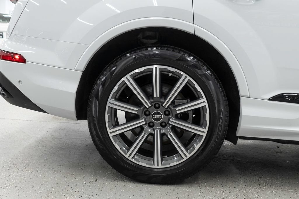 Used 2023 Audi Q7 2.0T Premium Plus w/ Premium Plus Package AWD/4WD image 40