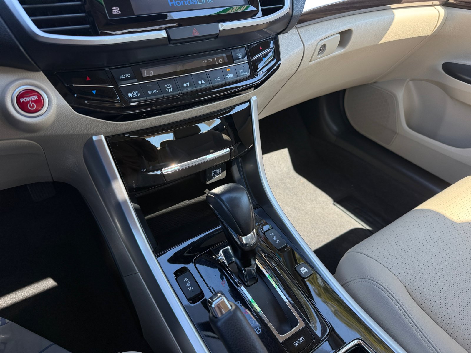 Used 2017 Honda Accord Touring image 13