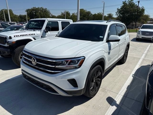 Used 2023 Volkswagen Atlas SE w/ Panoramic Sunroof Package FWD image 2