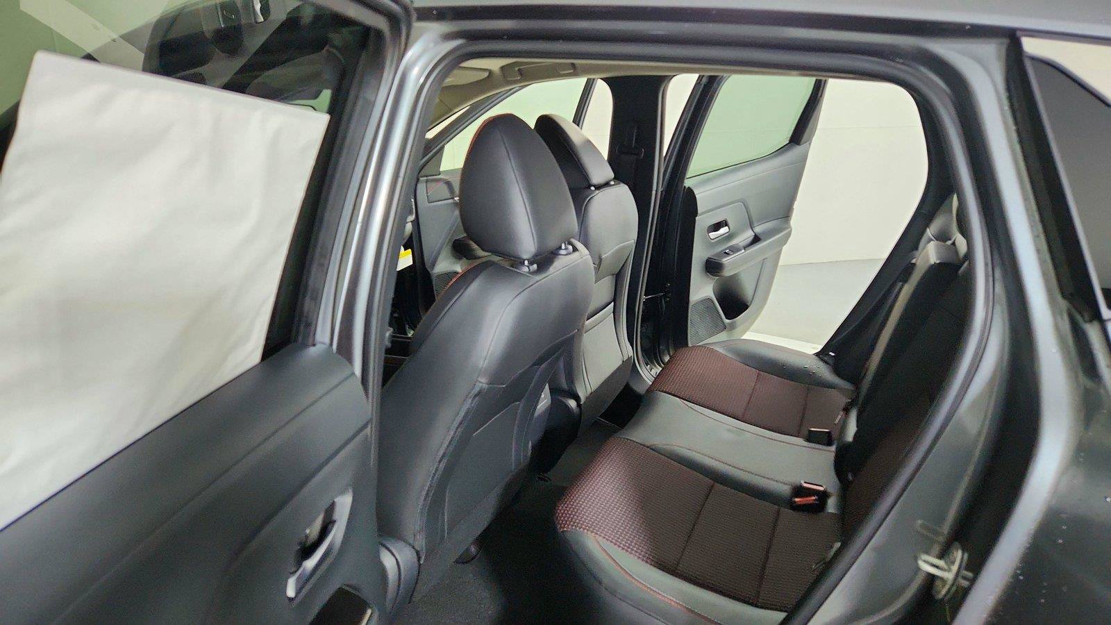 Used 2026 Nissan Kicks SR w/ Illumination Package AWD/4WD image 22
