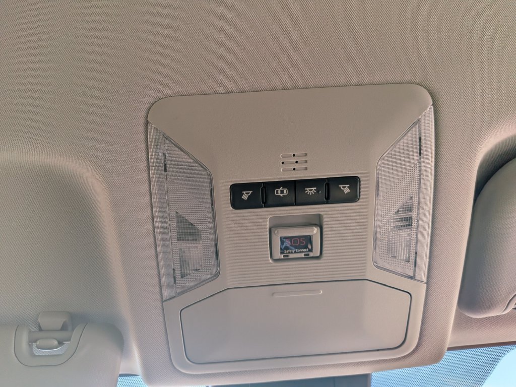 Used 2019 Toyota RAV4 LE AWD/4WD image 22