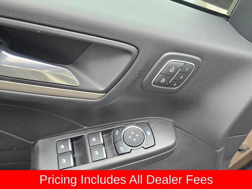 Used 2021 Ford Escape SEL w/ Technology Package FWD image 15
