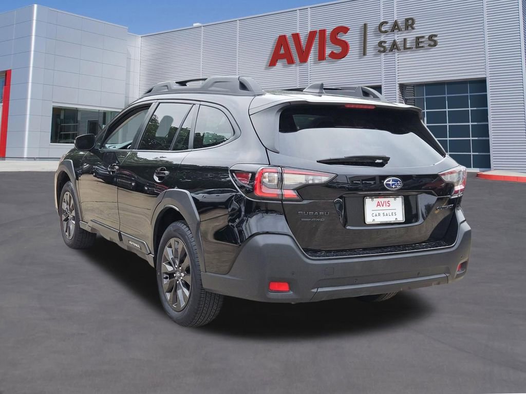 Used 2025 Subaru Outback Onyx Edition AWD/4WD image 3