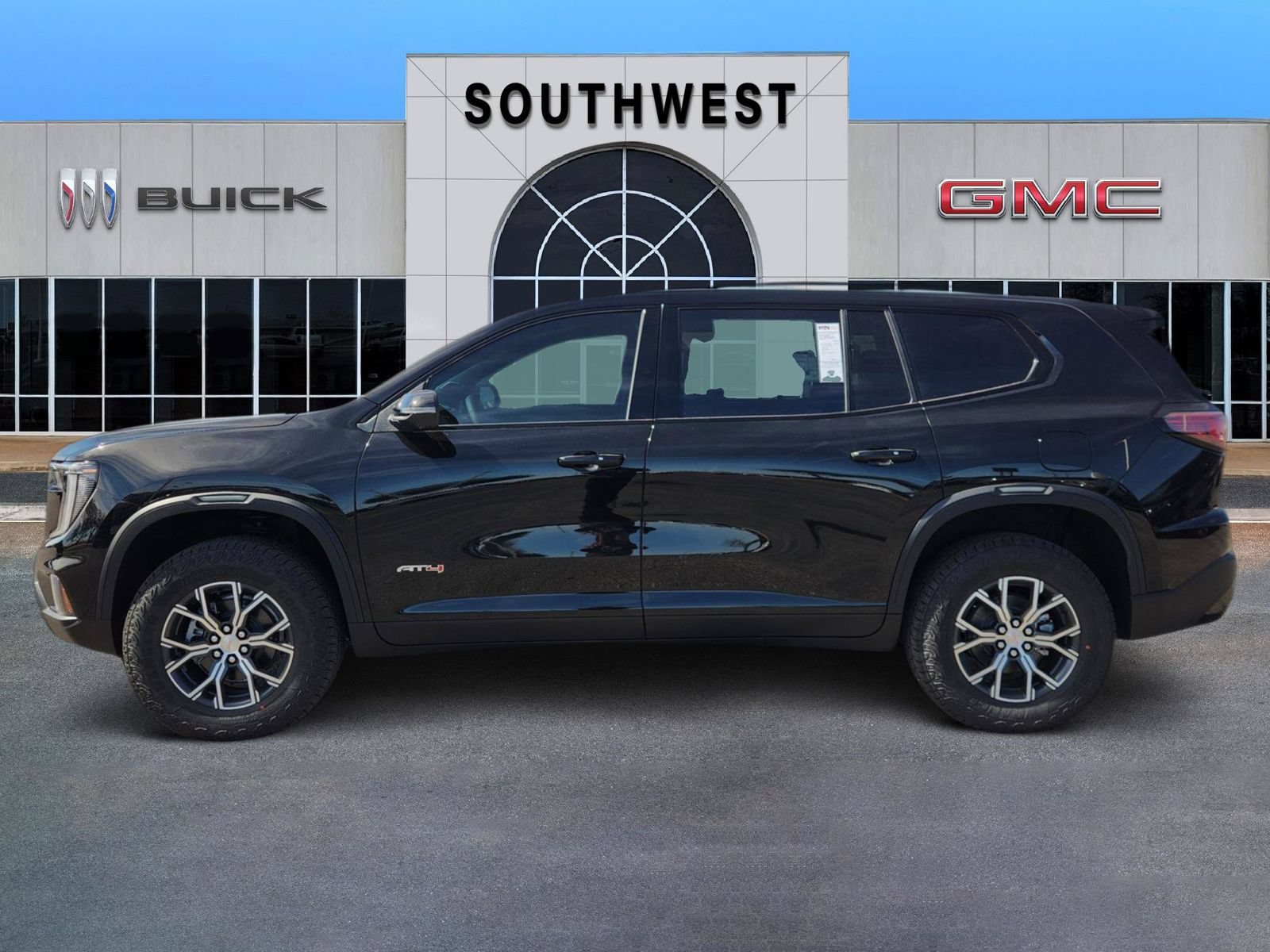 New 2026 GMC Acadia AT4 w/ Luxury Package AWD/4WD video 3