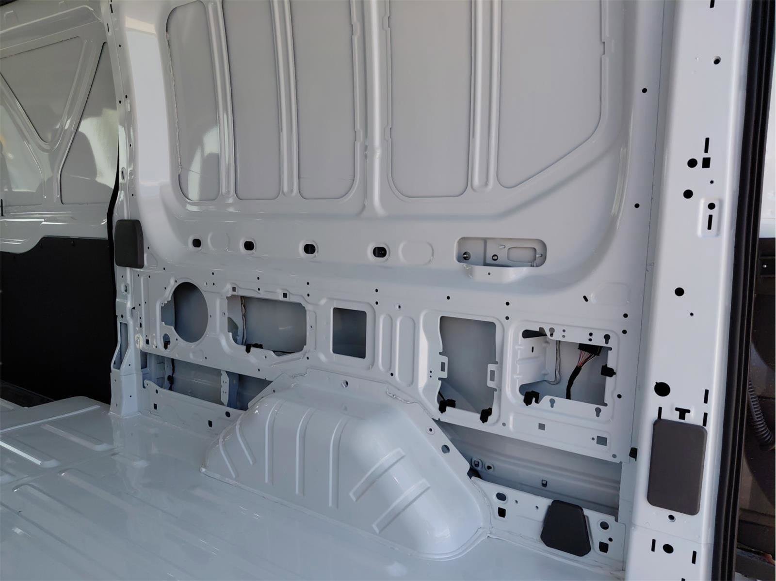 New 2025 Ford Transit 250 148 Medium Roof RWD image 25