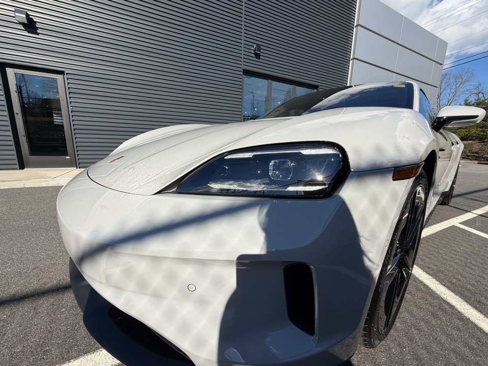 New 2026 Porsche Taycan GTS AWD/4WD image 13