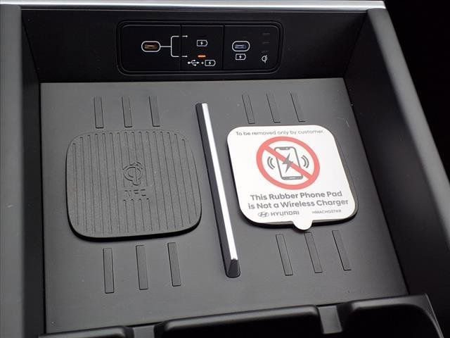 Certified 2025 Hyundai Santa Fe SEL image 9