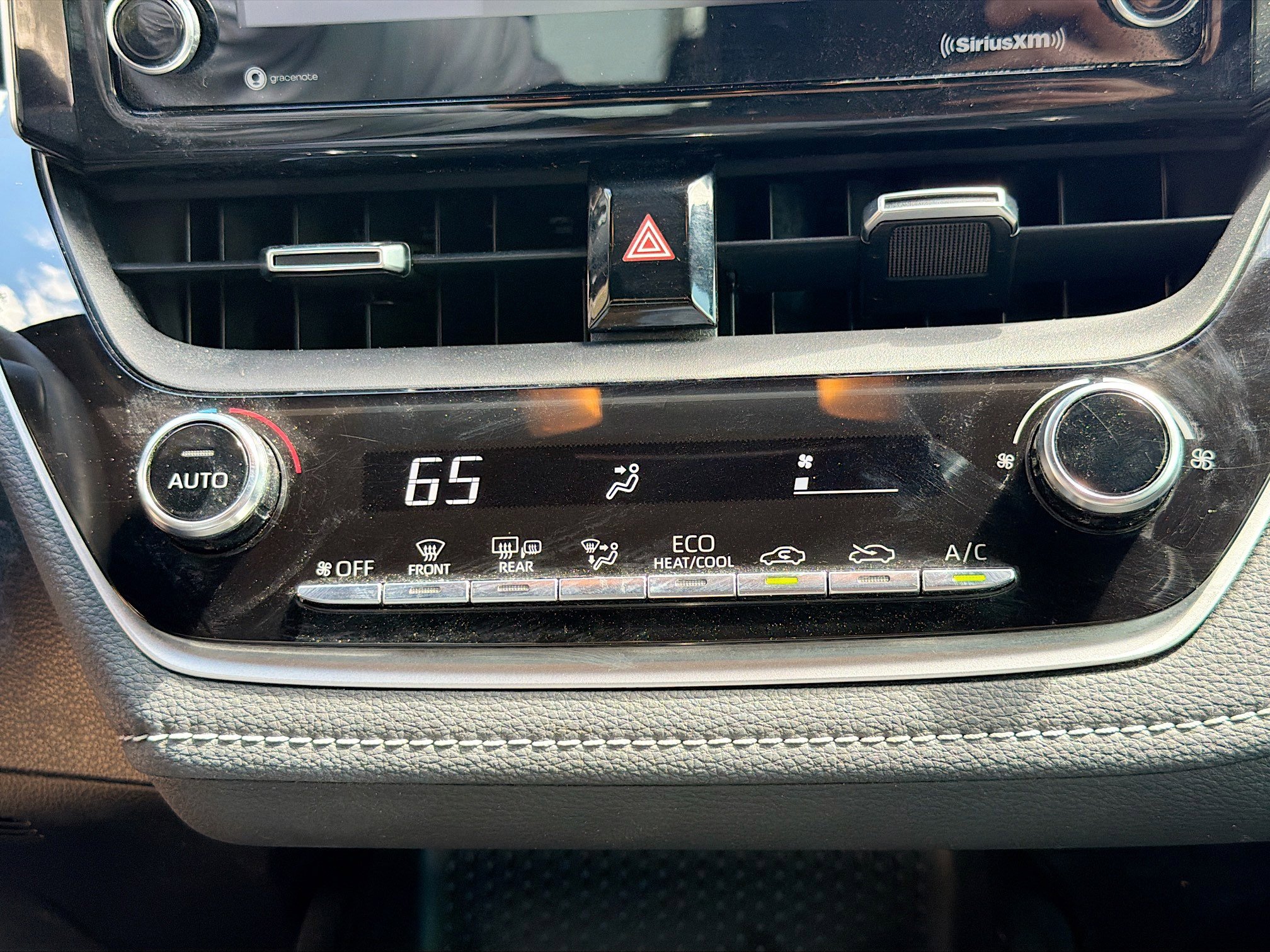 Used 2021 Toyota Corolla SE image 28