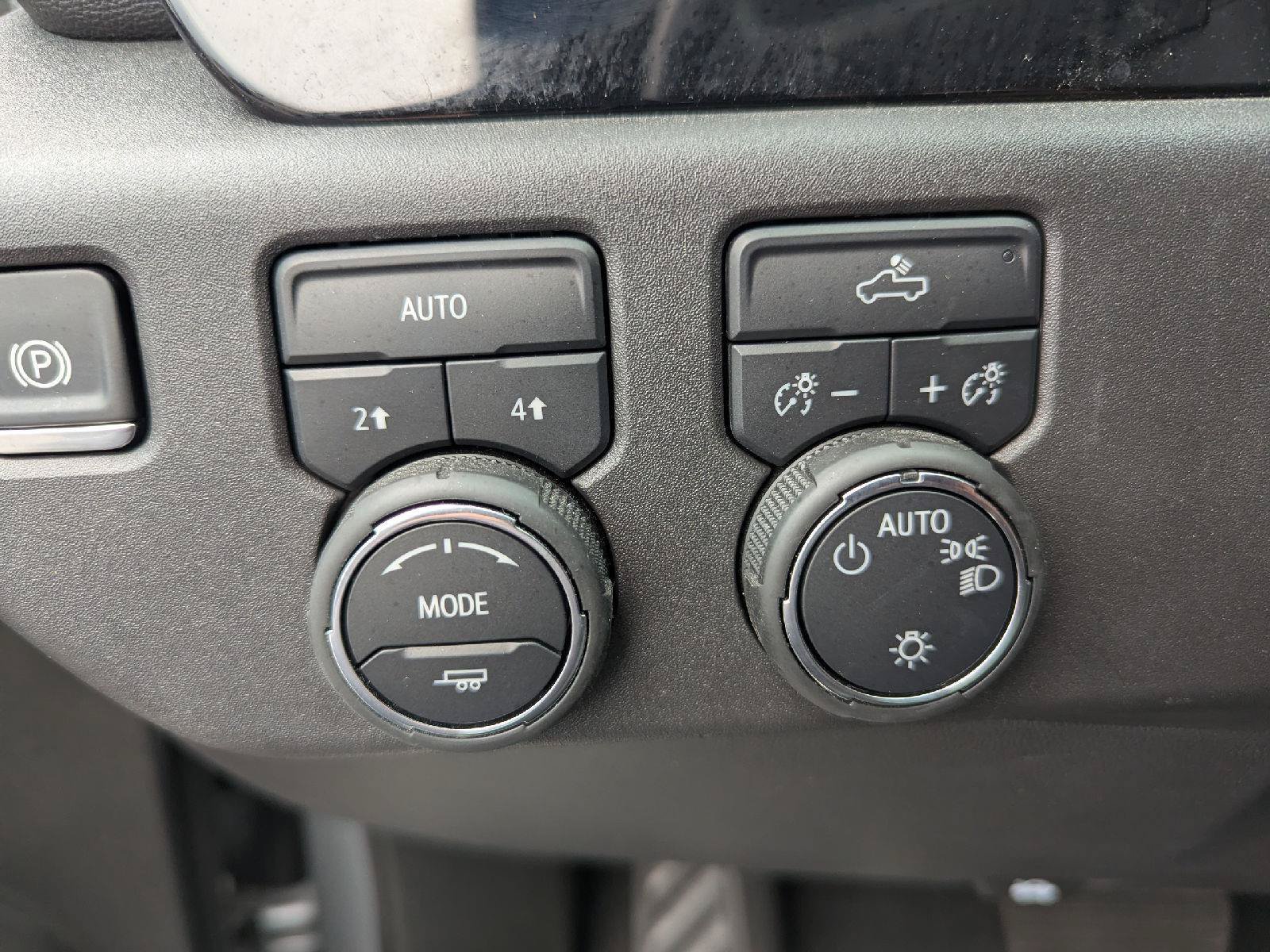 Used 2024 Chevrolet Silverado 1500 LT AWD/4WD image 22