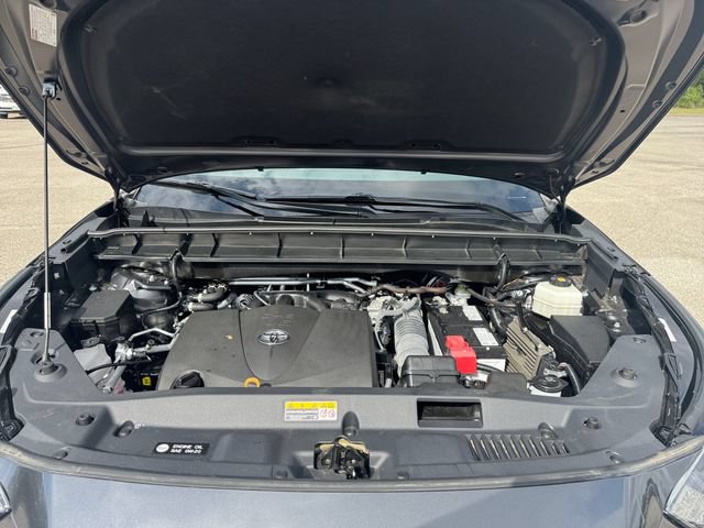 Used 2022 Toyota Highlander L FWD image 20