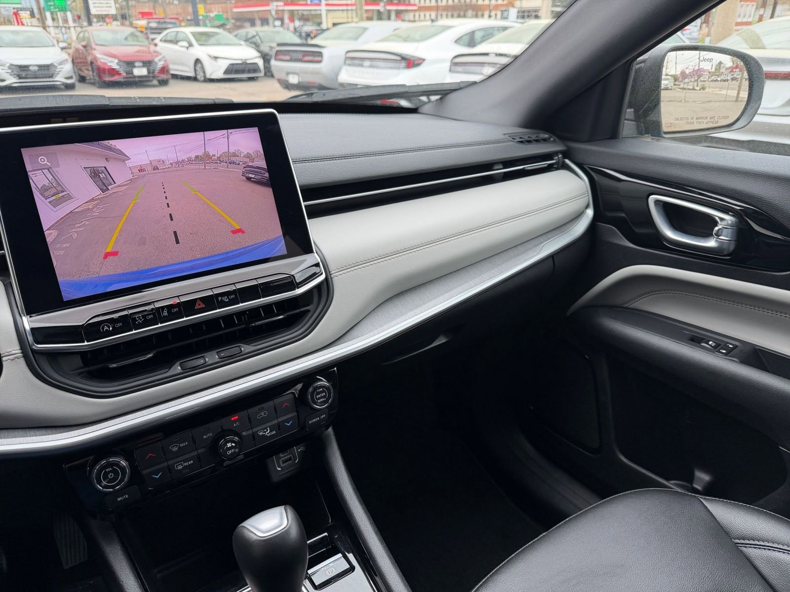 Used 2025 Jeep Compass Limited image 36