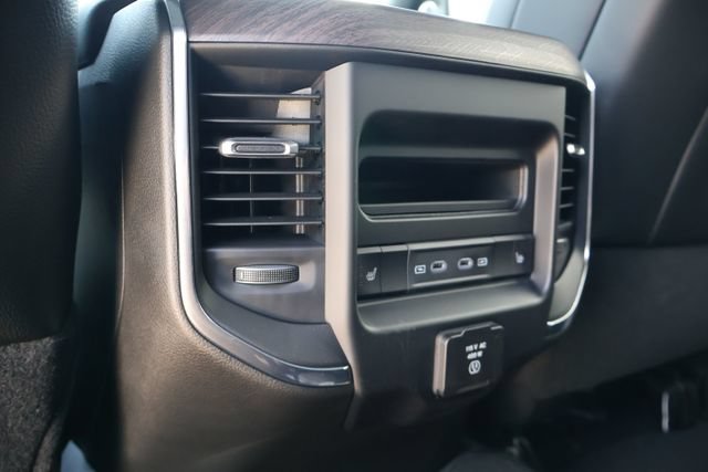 New 2026 RAM 3500 Laramie AWD/4WD image 9