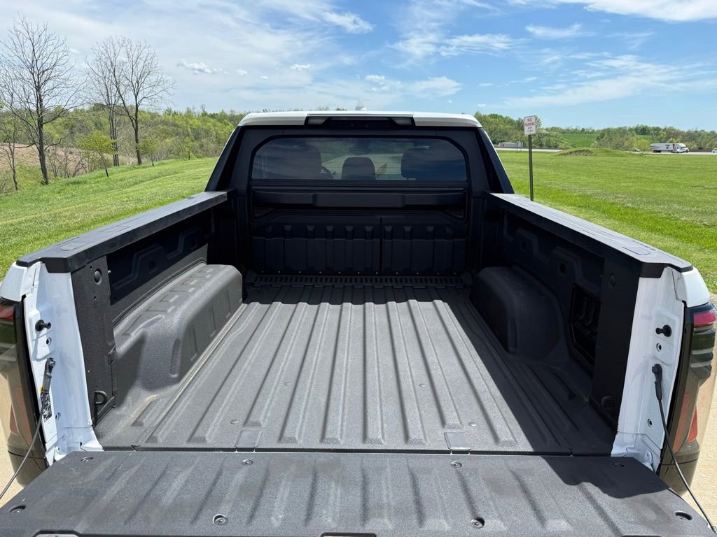 Used 2025 GMC Sierra EV Denali image 8