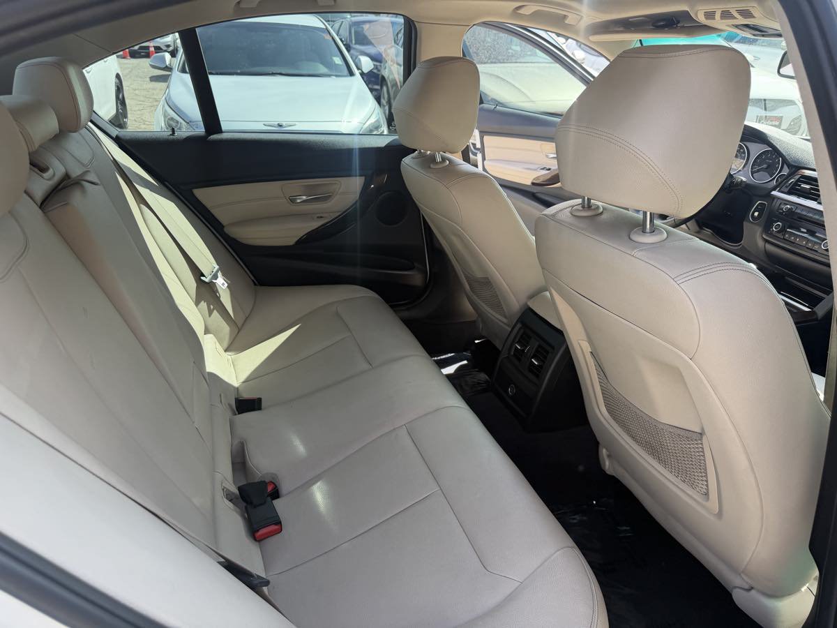 Used 2015 BMW 328i Sedan RWD image 19
