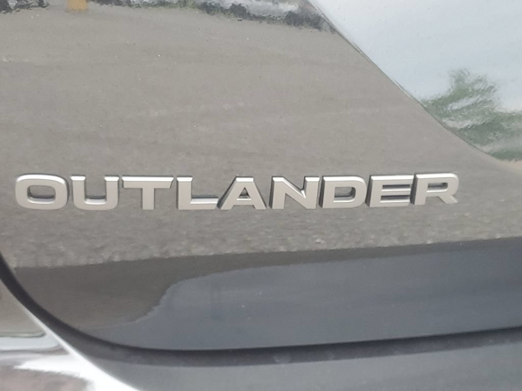 New 2026 Mitsubishi Outlander LE AWD/4WD image 35