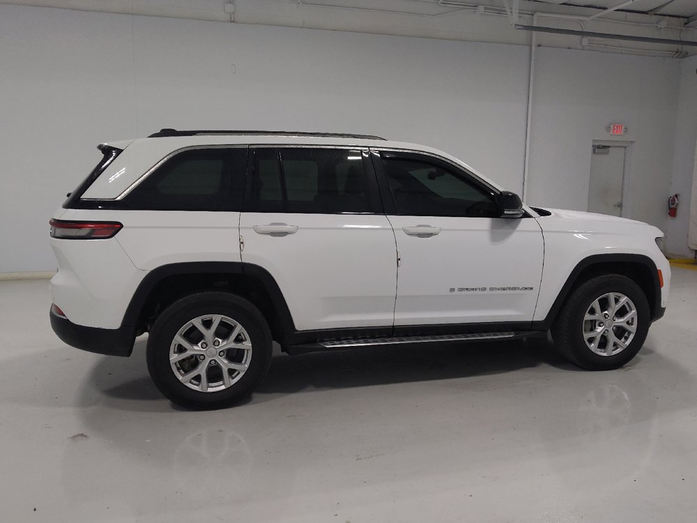 Used 2023 Jeep Grand Cherokee Limited w/ Luxury Tech Group II AWD/4WD image 10