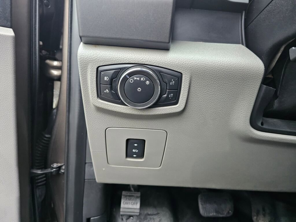 Used 2016 Ford F150 XLT w/ Equipment Group 302A Luxury image 30