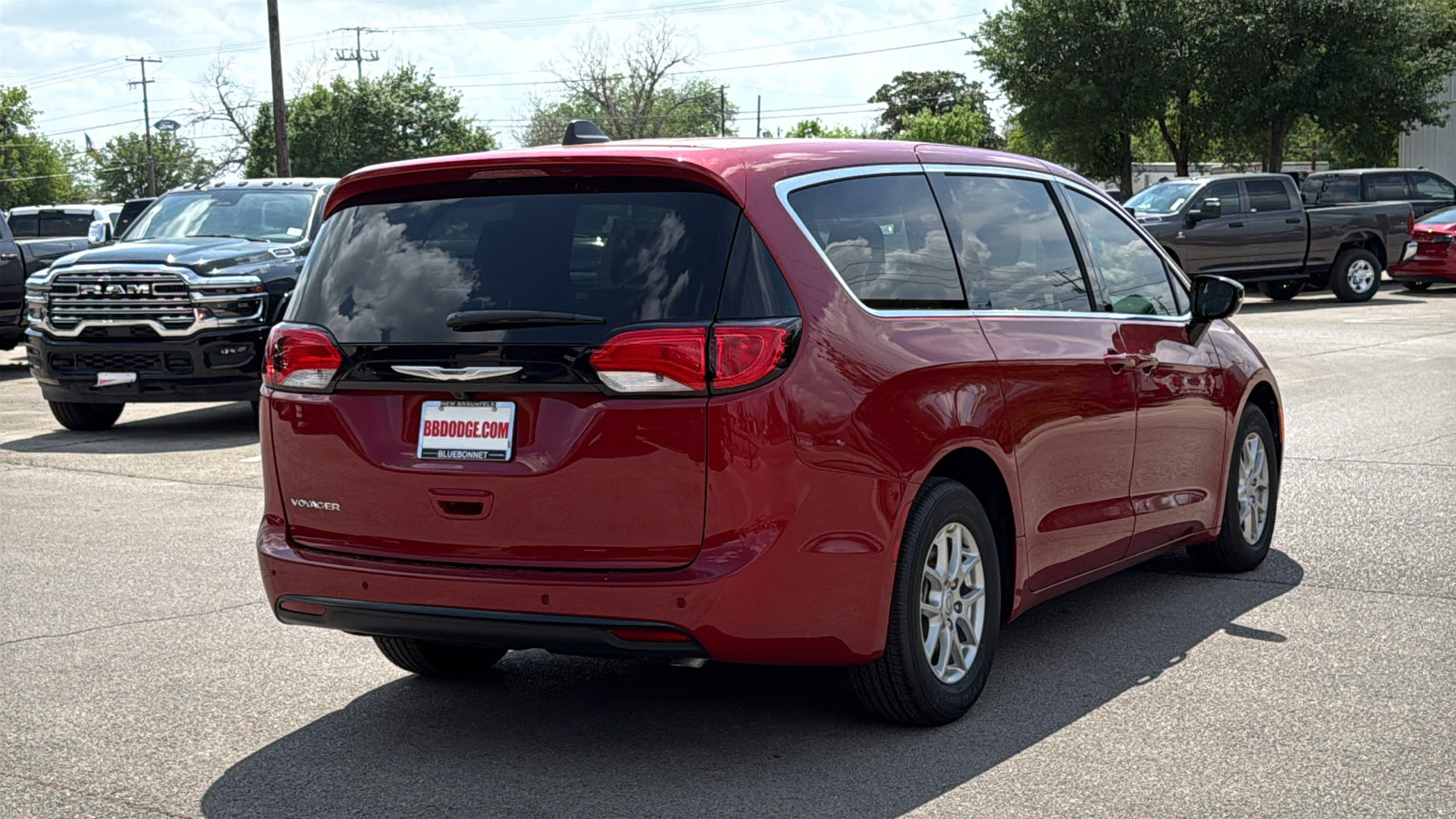 New 2026 Chrysler Voyager LX image 5