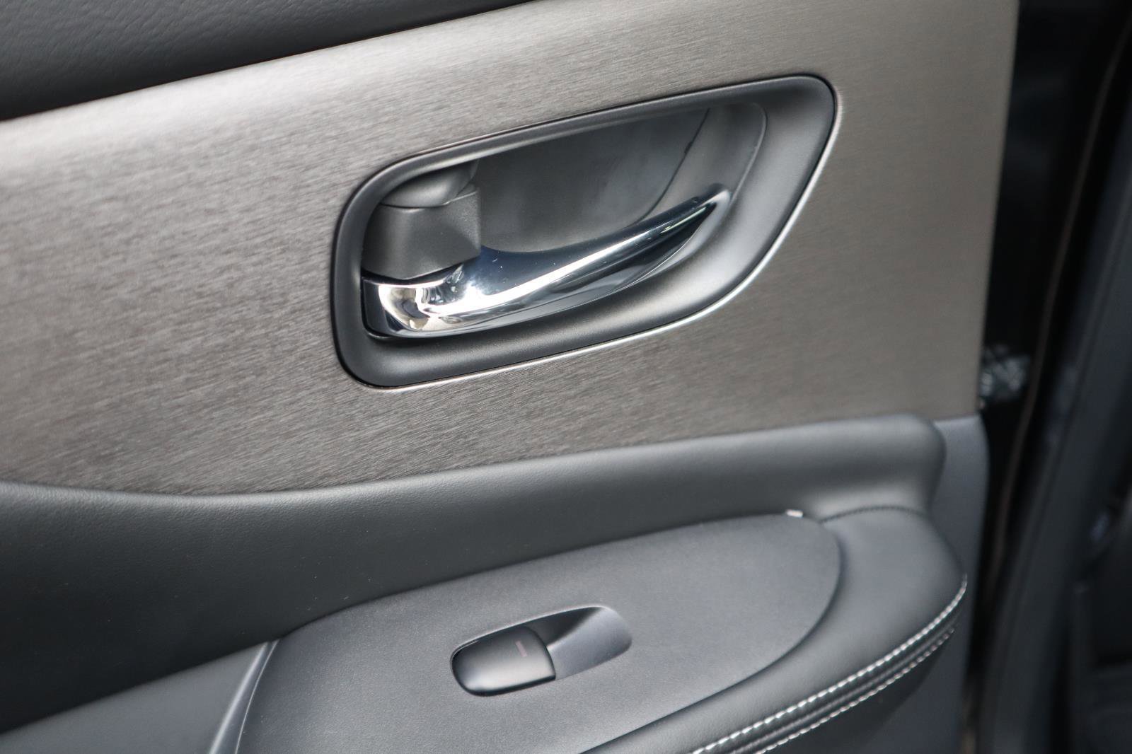 Certified 2024 Nissan Murano SV w/ SV Midnight Edition Package image 34