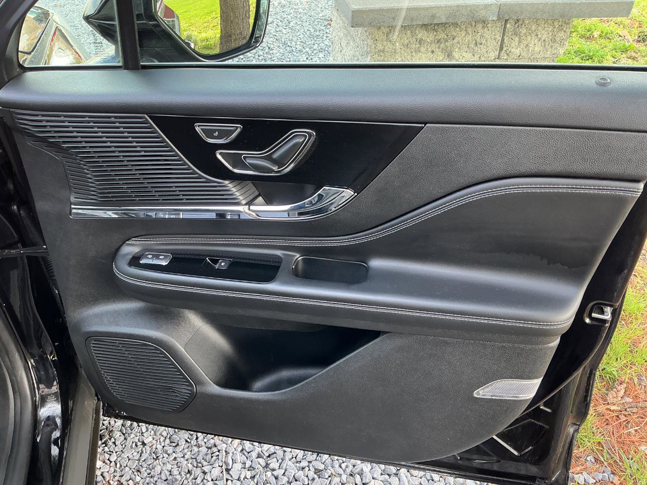 Used 2020 Lincoln Corsair AWD w/ Equipment Group 101A image 23