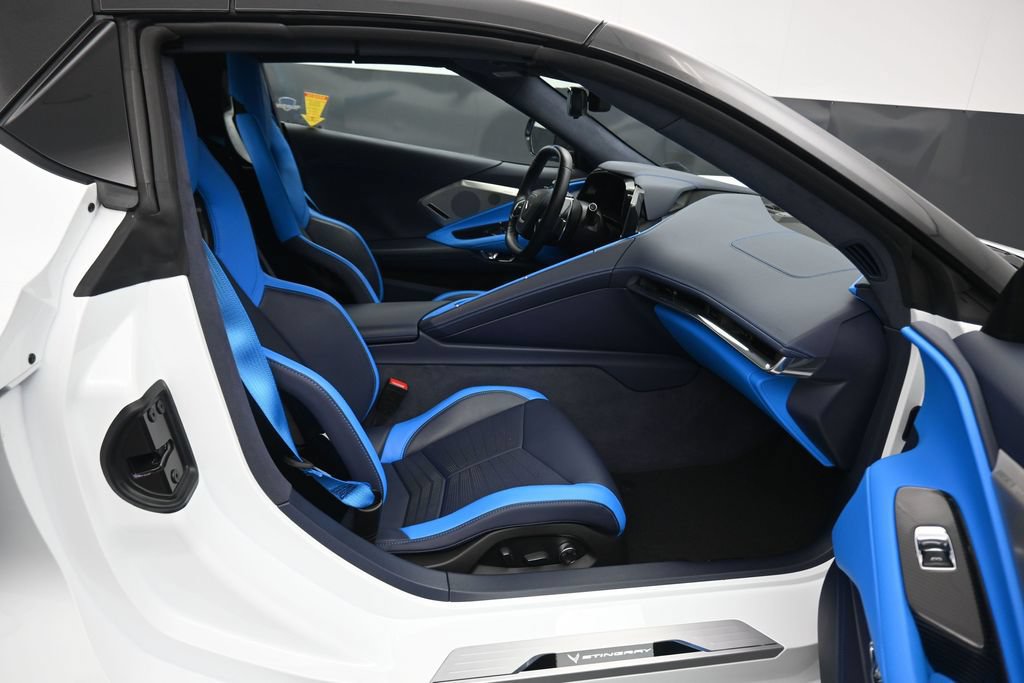 Used 2021 Chevrolet Corvette Stingray Premium Conv w/ Z51 Performance Package RWD image 38