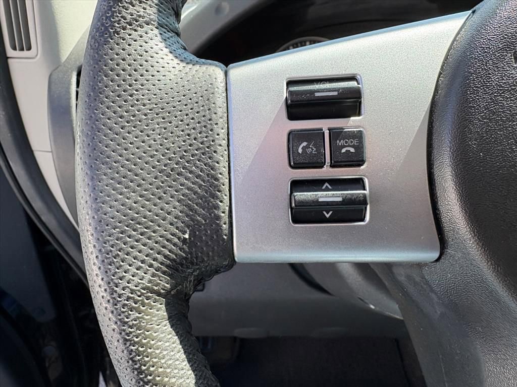 Used 2012 Nissan Pathfinder LE image 10