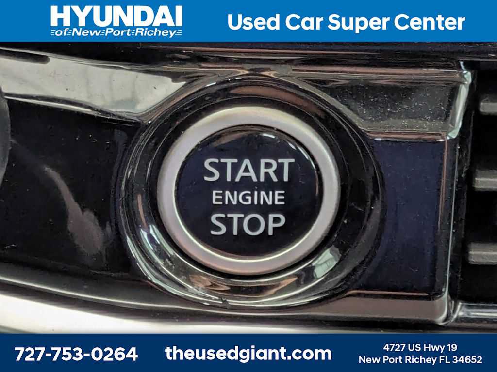 Used 2024 Nissan Pathfinder SV w/ Lighting Package (N92) FWD image 38