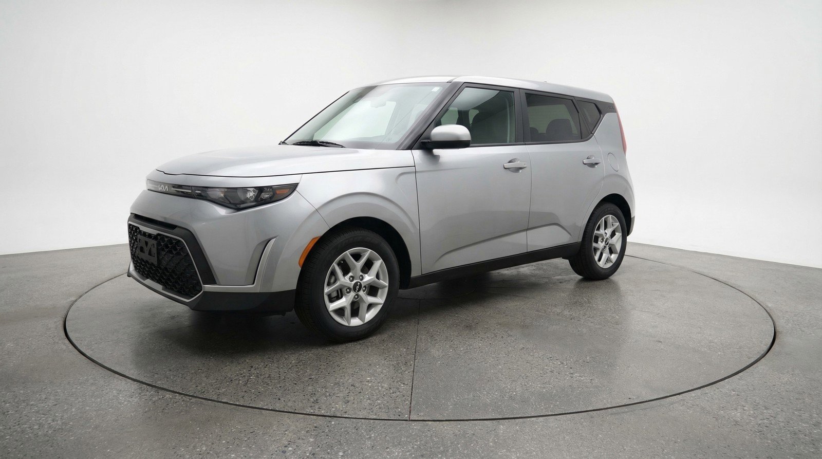 Used 2025 Kia Soul LX w/ LX Technology Package FWD image 3