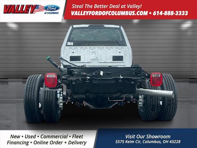 New 2025 Ford F550 4x4 Regular Cab Super Duty image 5