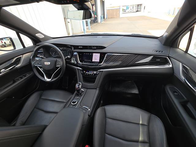 Used 2025 Cadillac XT6 Premium Luxury FWD image 17