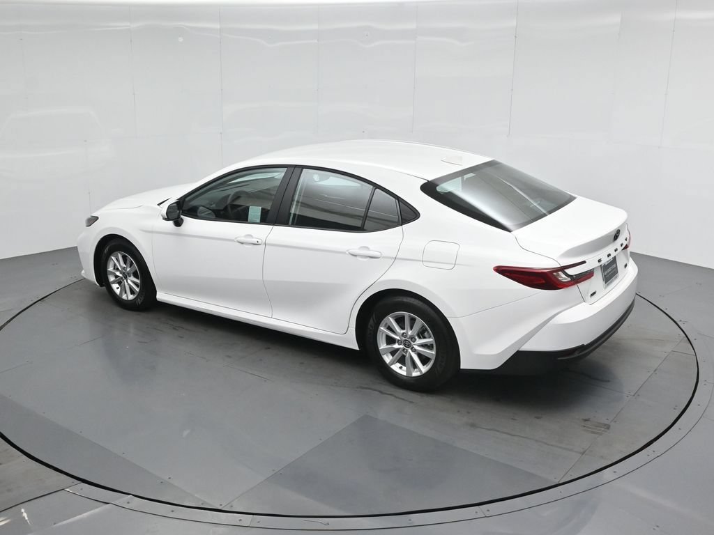 Used 2025 Toyota Camry LE FWD image 39