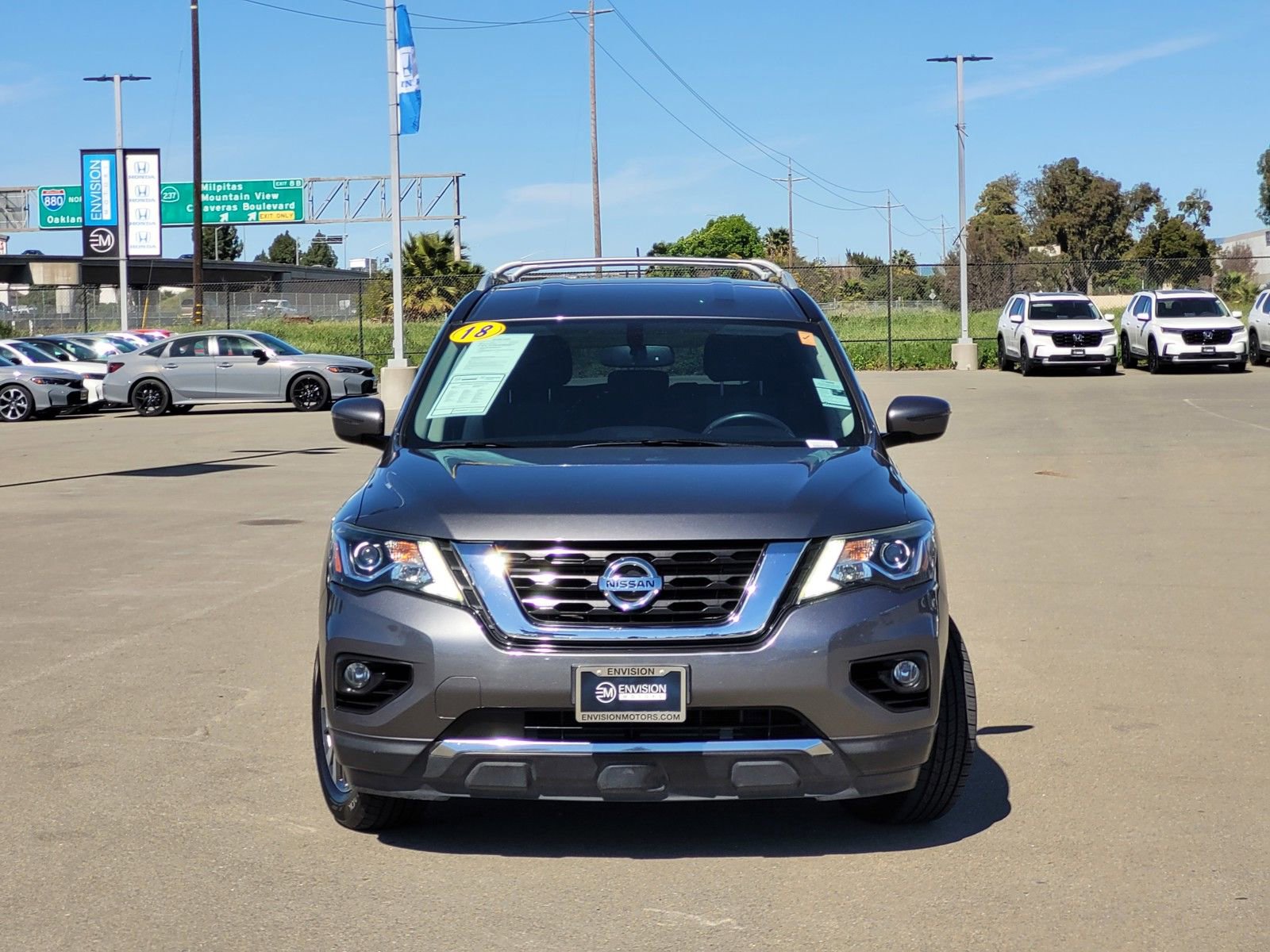 Used 2018 Nissan Pathfinder SV w/ SV Tech Package image 2