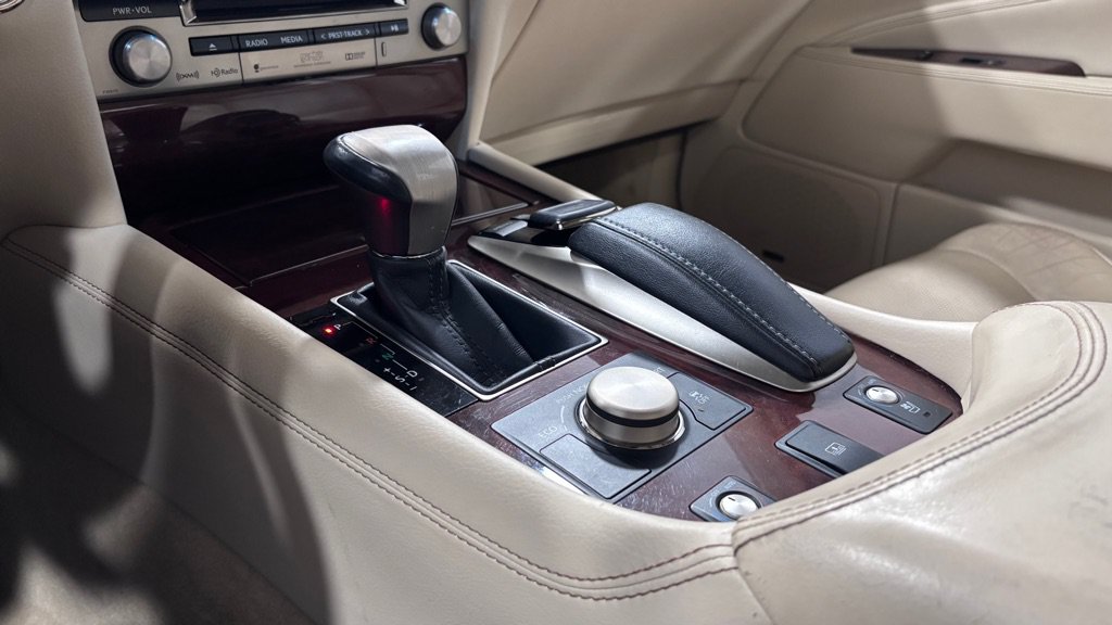 Used 2015 Lexus LS 460 AWD w/ Comfort Package image 16