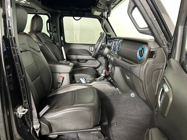 Used 2023 Jeep Wrangler Unlimited Sahara w/ Cold Weather Group image 28