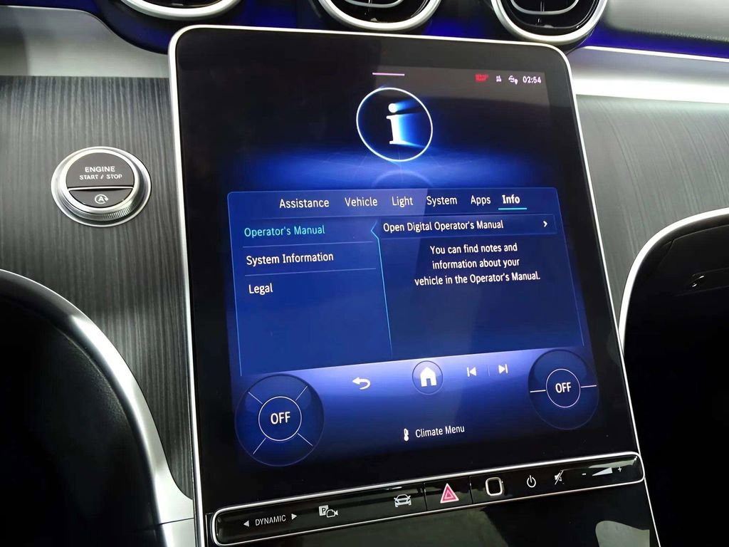 Used 2025 Mercedes-Benz C 300 4MATIC Sedan image 18