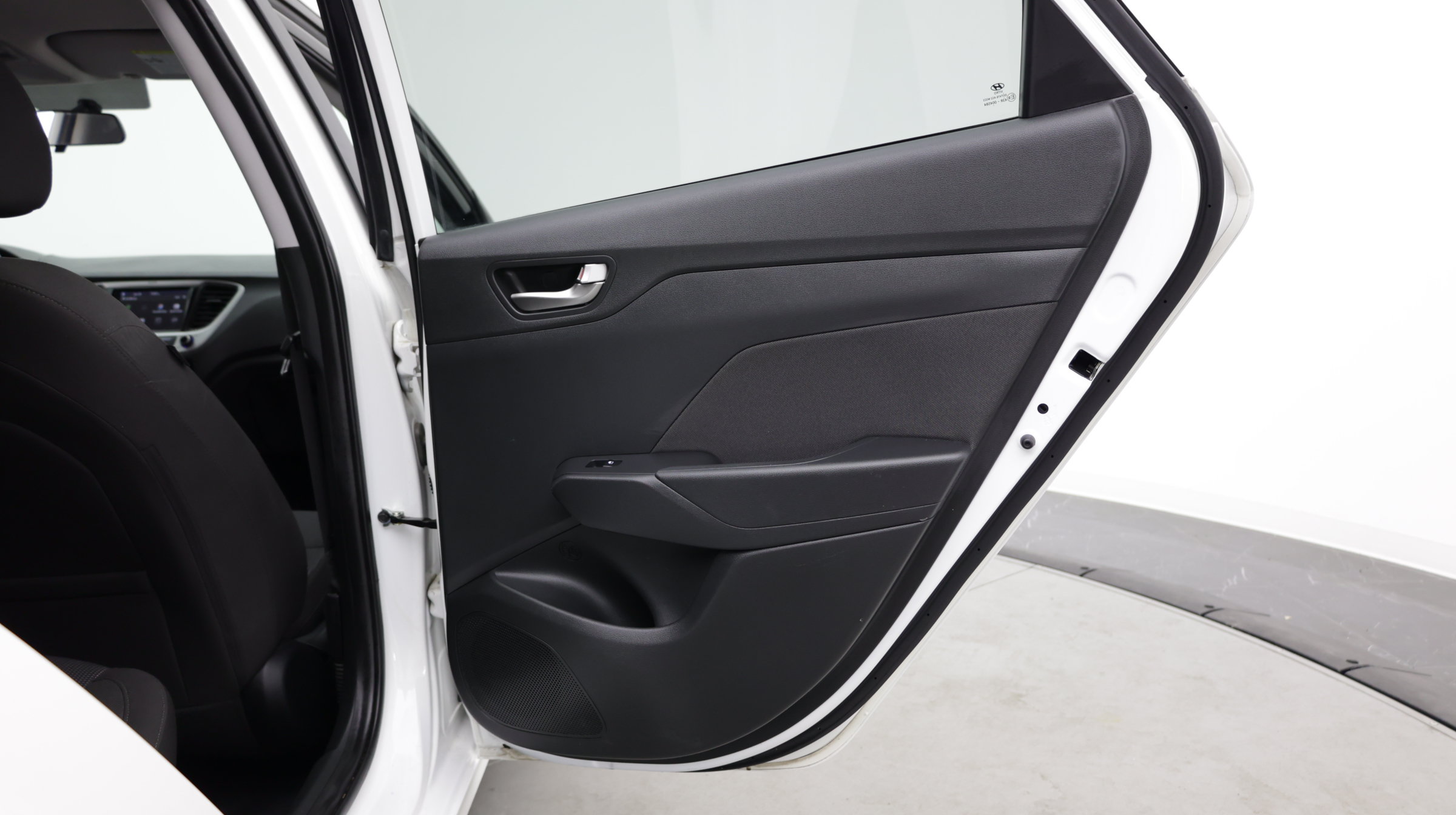 Used 2022 Hyundai Accent SEL FWD image 30