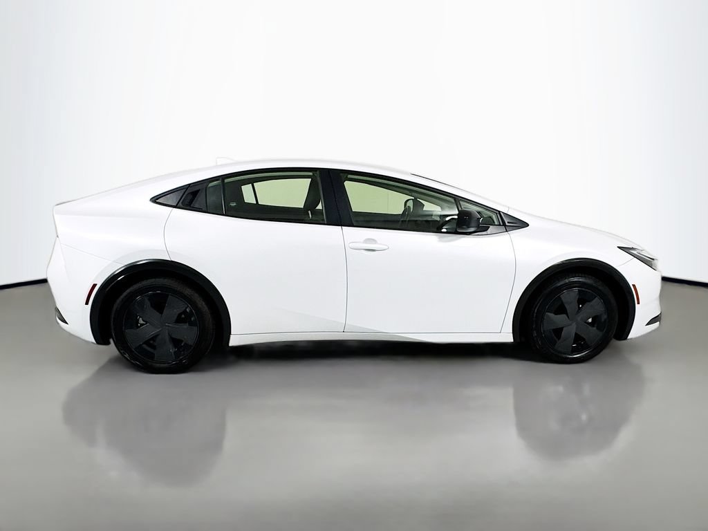 Used 2023 Toyota Prius LE FWD image 8