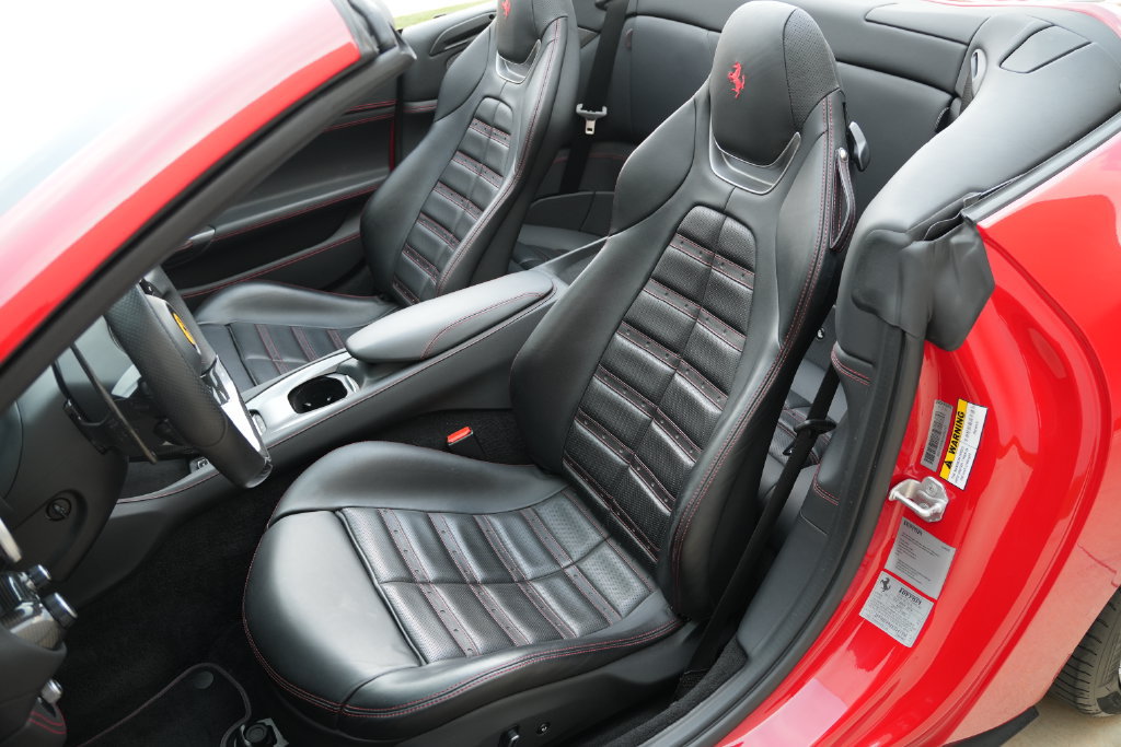 Used 2019 Ferrari Portofino RWD image 53