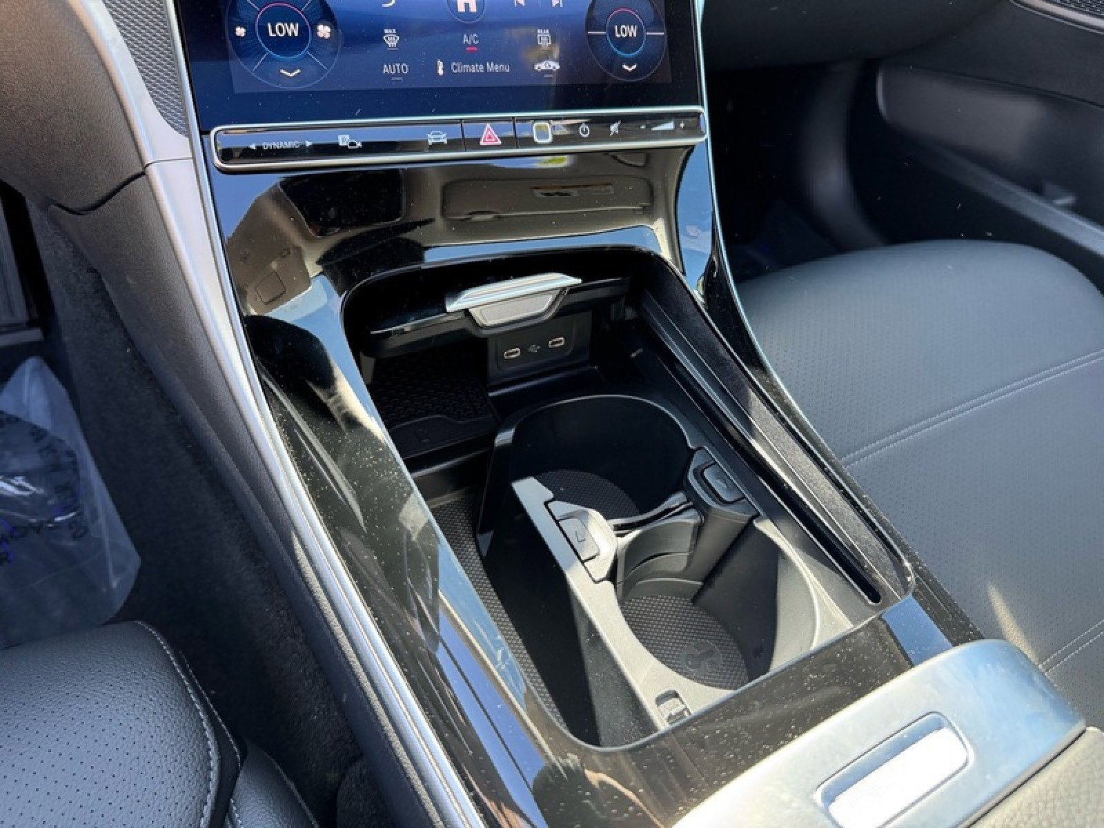 New 2025 Mercedes-Benz C 300 4MATIC Sedan image 13