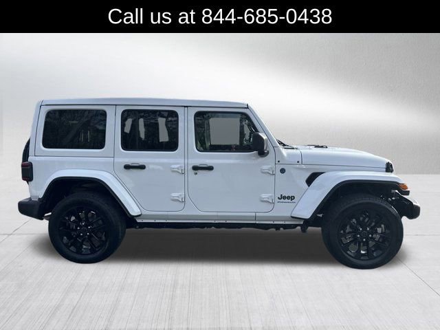 Certified 2025 Jeep Wrangler Unlimited Sahara w/ Safety Group image 4