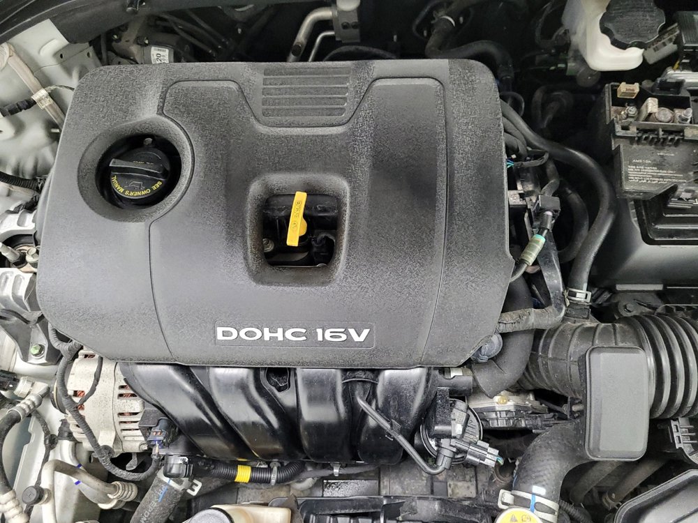 Used 2017 Hyundai Elantra SE image 30