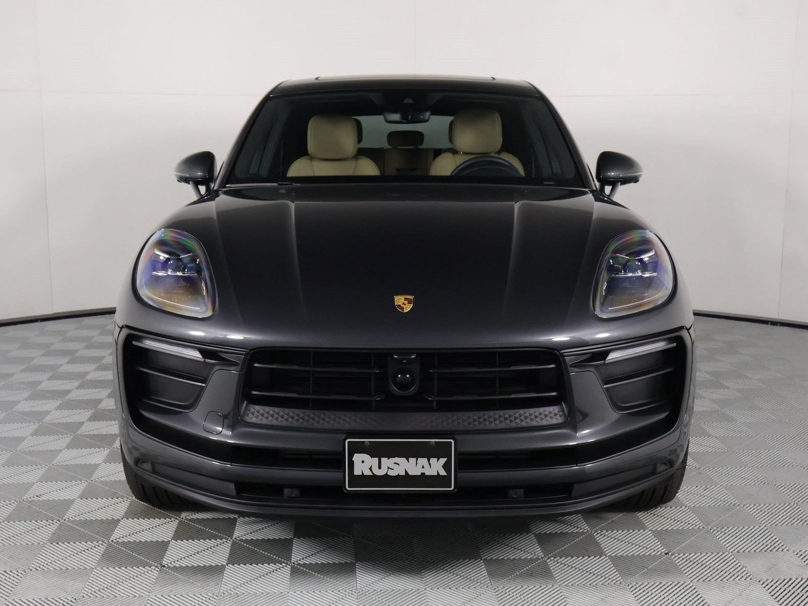 Certified 2026 Porsche Macan AWD/4WD image 10