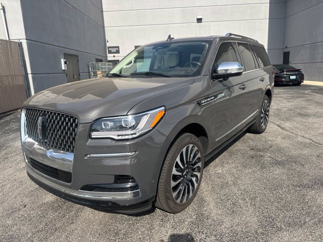 Used 2024 Lincoln Navigator Black Label AWD/4WD image 8