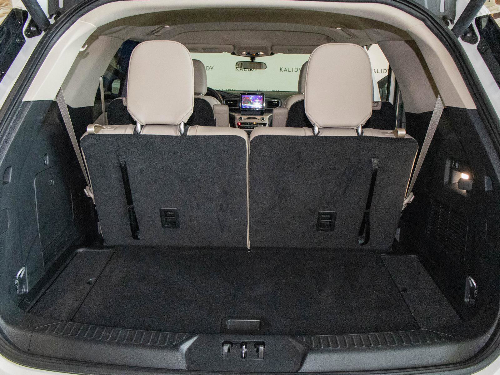 Used 2023 Ford Explorer XLT w/ Equipment Group 202A image 24