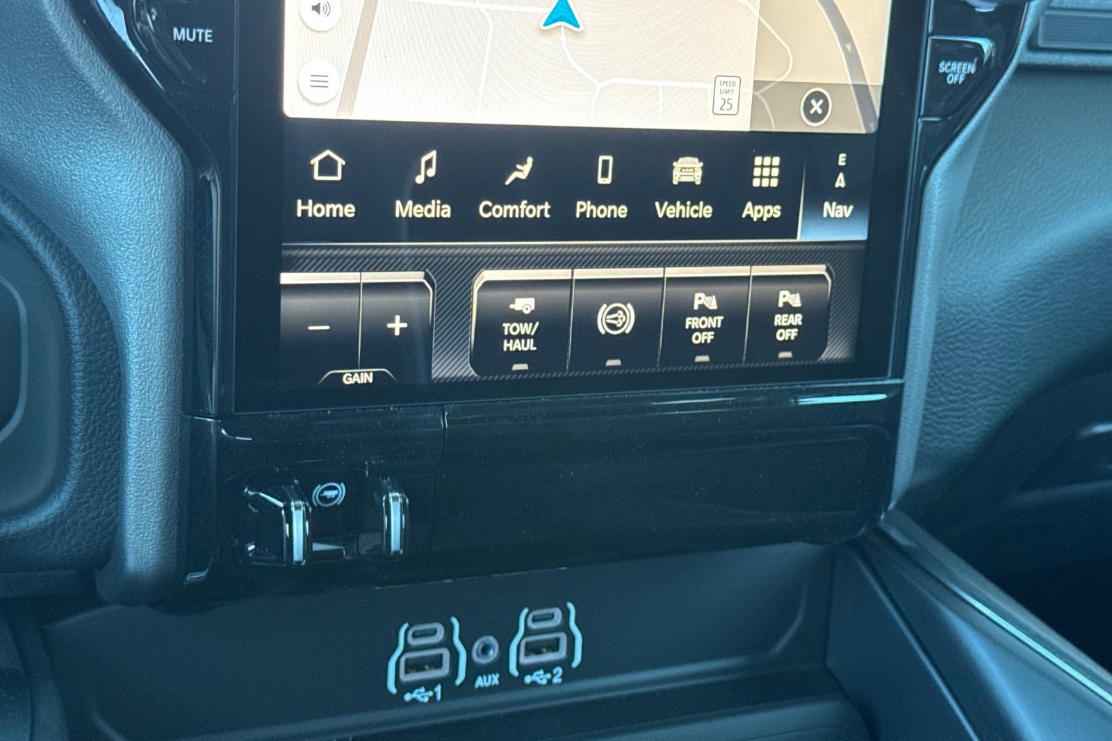 New 2026 RAM 2500 Laramie AWD/4WD image 19