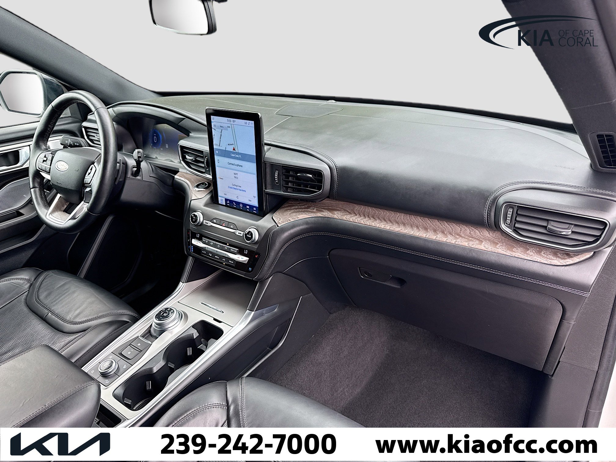 Used 2020 Ford Explorer Platinum w/ Premium Technology Package image 14