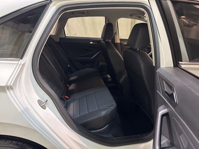Certified 2024 Volkswagen Jetta SE image 32