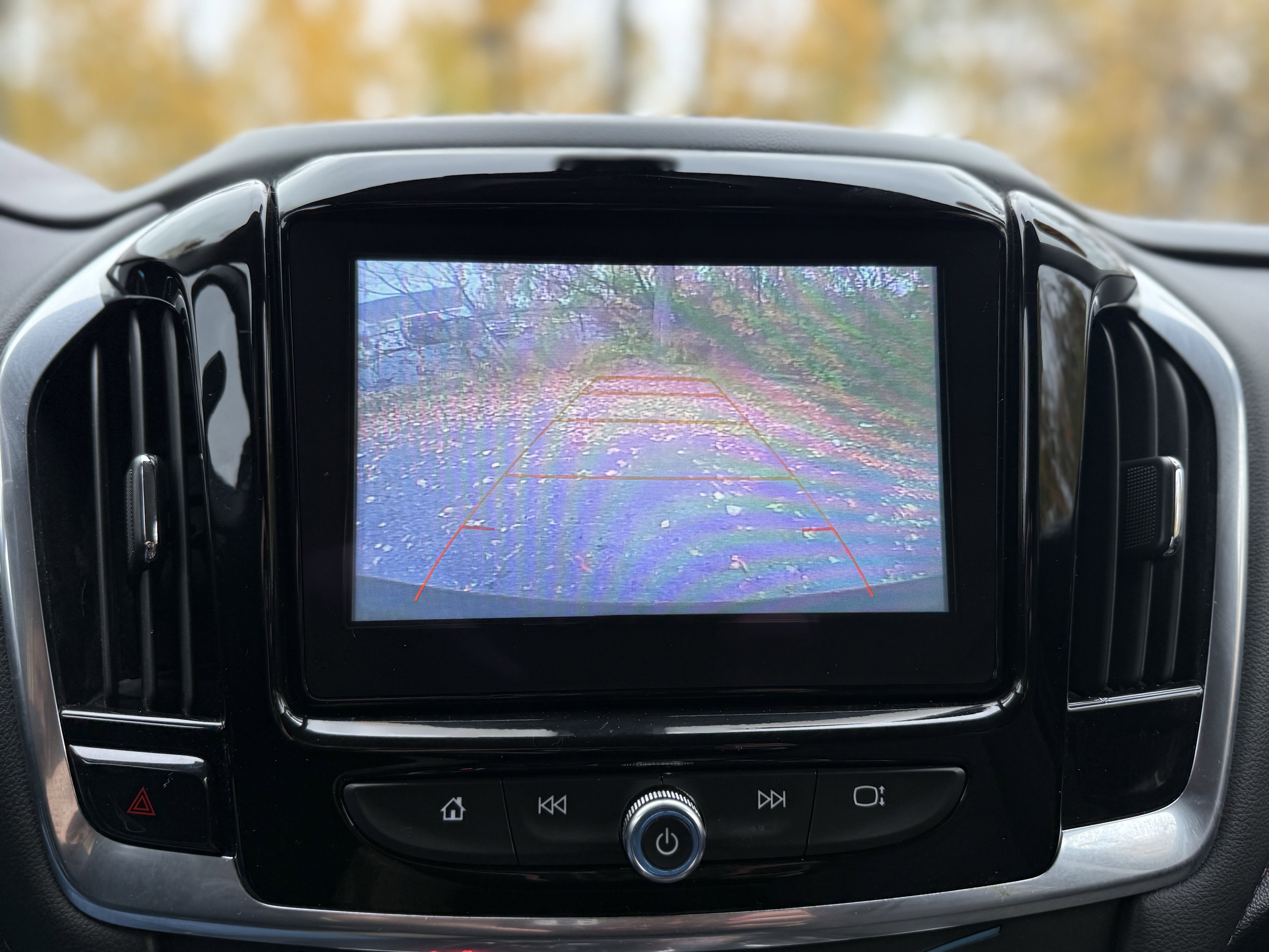 Used 2019 Chevrolet Traverse LT image 3